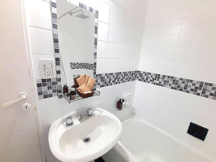 Departamento En Barrio Norte Буенос Айрес Екстериор снимка